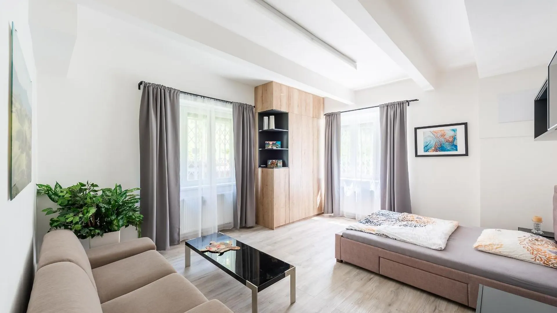 Apartment By The Metro With Private Parking Prague