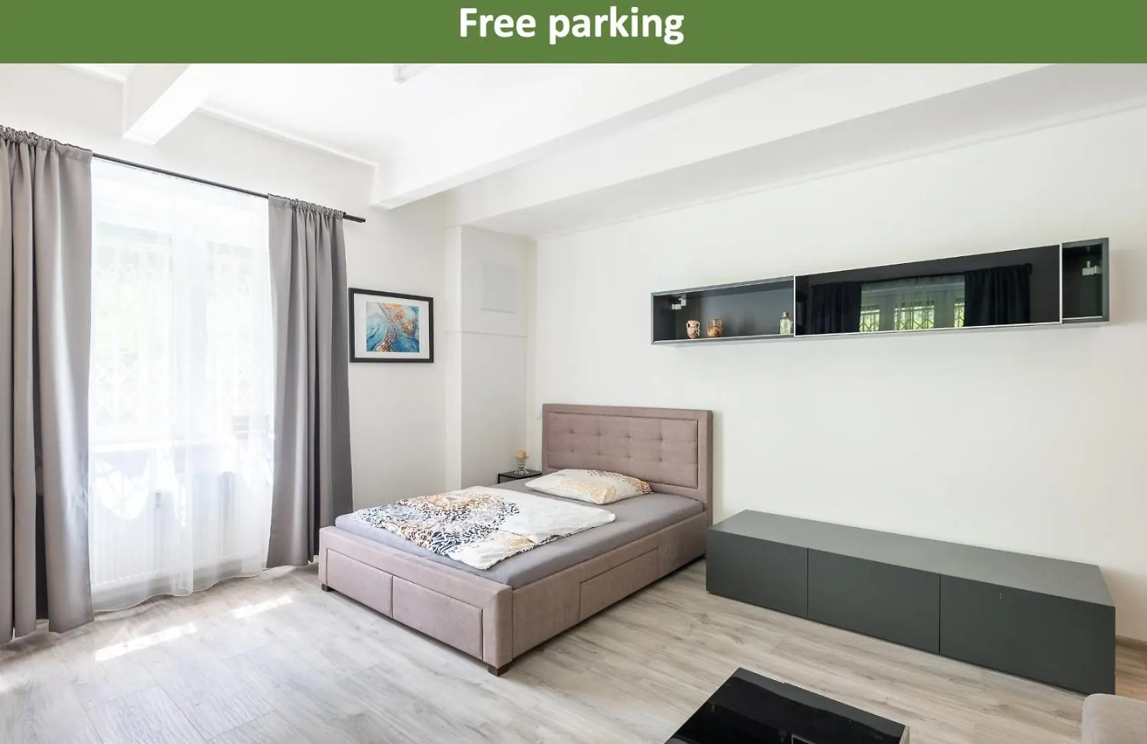 Apartment By The Metro With Private Parking Prague